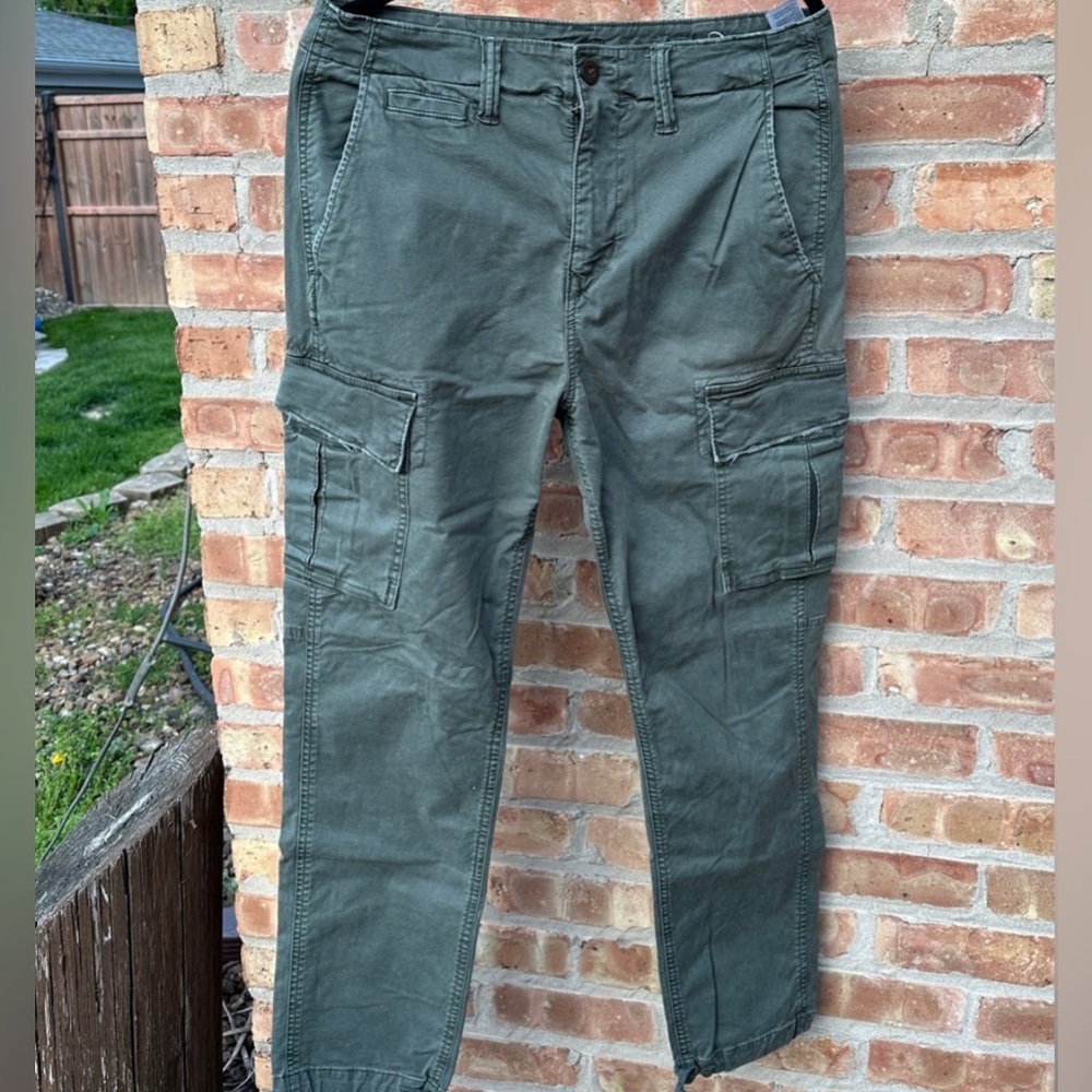 American Eagle Cargo Pants - 32x32